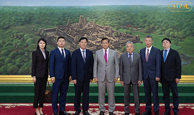 柬埔寨首相洪瑪奈會見金茂源環(huán)保集團董事會主席張梁洪，展望中柬綠色產業(yè)合作